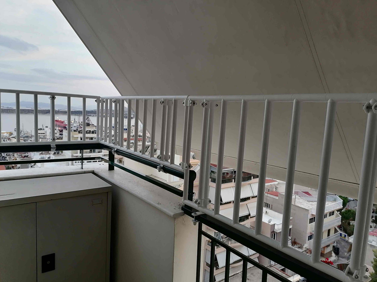 Μπαλκόνι με αυξομειώσεις ύψους κουπαστής - Protex