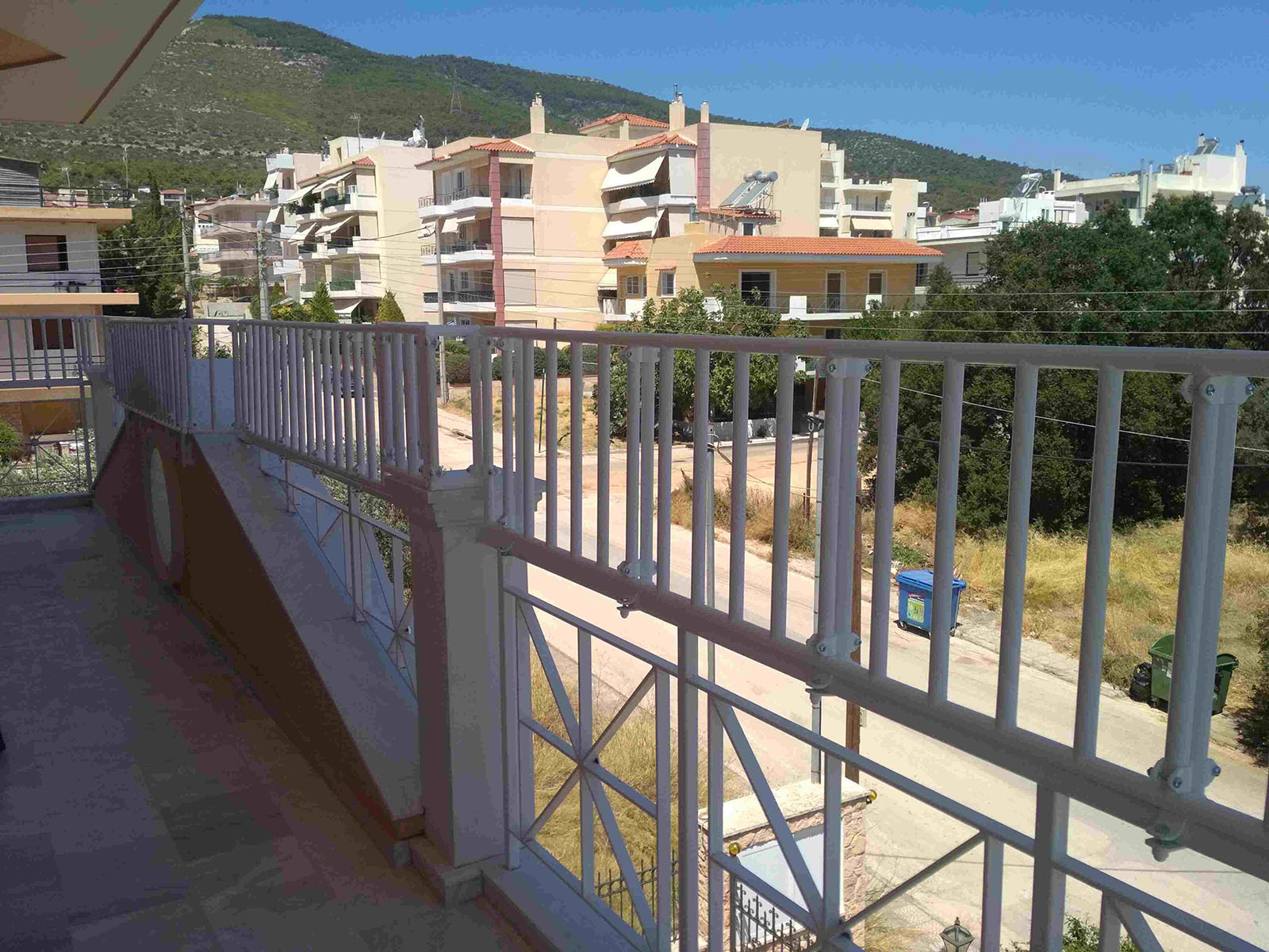 Μπαλκόνι με αυξομειώσεις ύψους κουπαστής - Protex