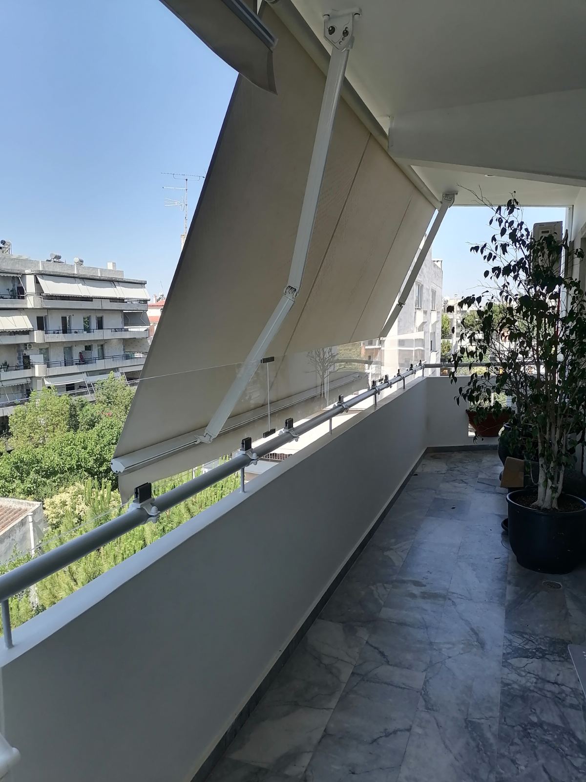 Ειδική κατασκευή με PlexiGlass σε τζάμι - Protex