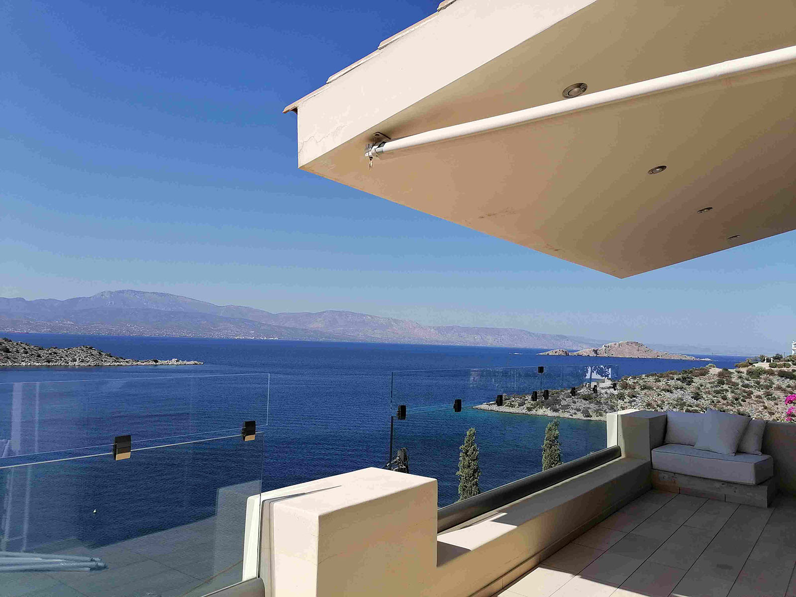 Ειδική κατασκευή με PlexiGlass σε τζάμι - Protex