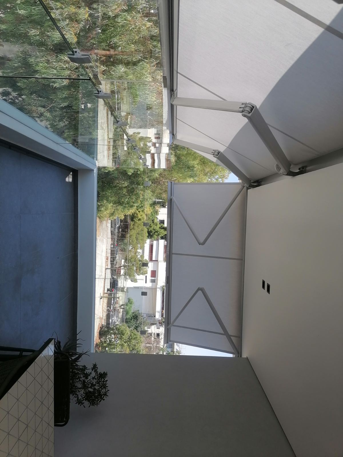 Ειδική κατασκευή με PlexiGlass σε τζάμι - Protex