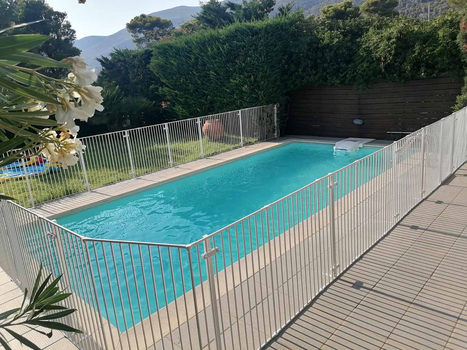 Κάγκελα για την πισίνα - Protex