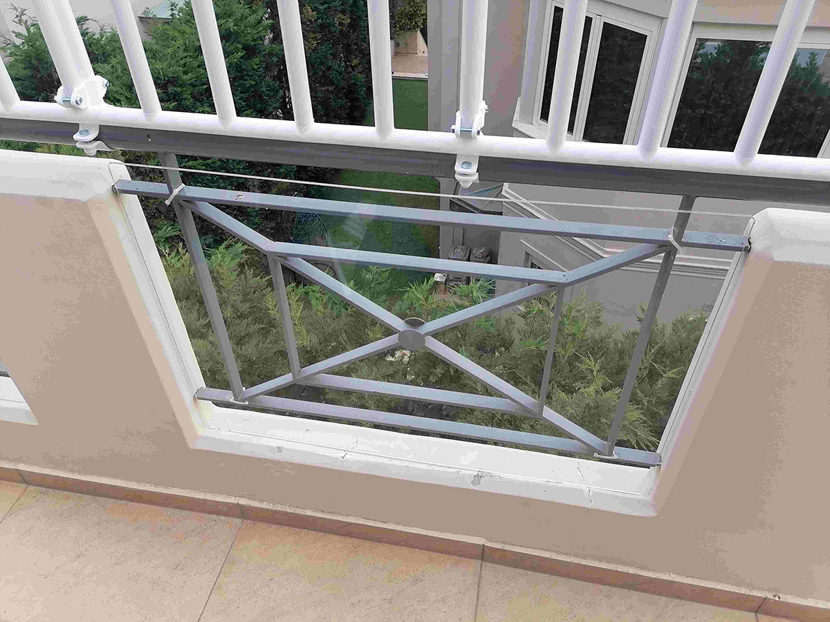 Διπλή κάλυψη με κάγκελο και plexiglass - Protex