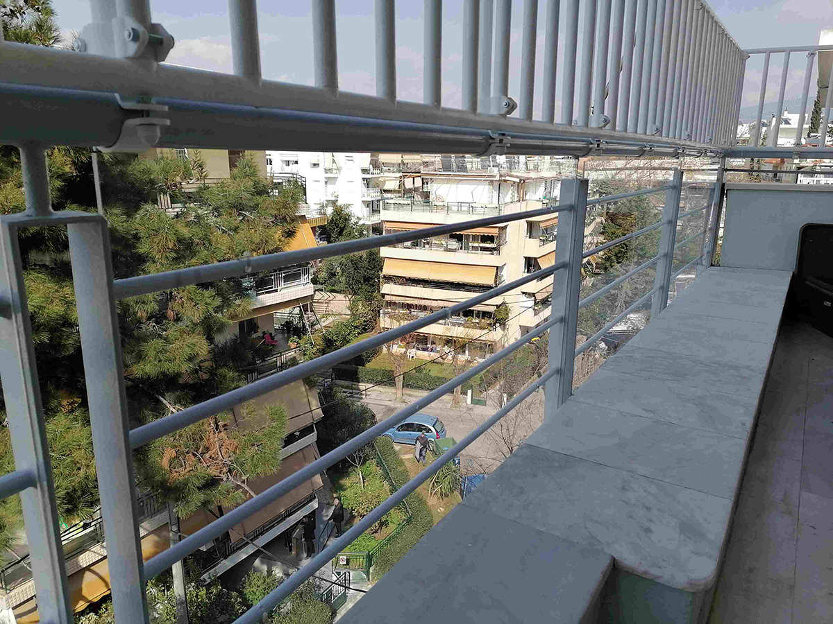 Διπλή κάλυψη με κάγκελο και plexiglass - Protex